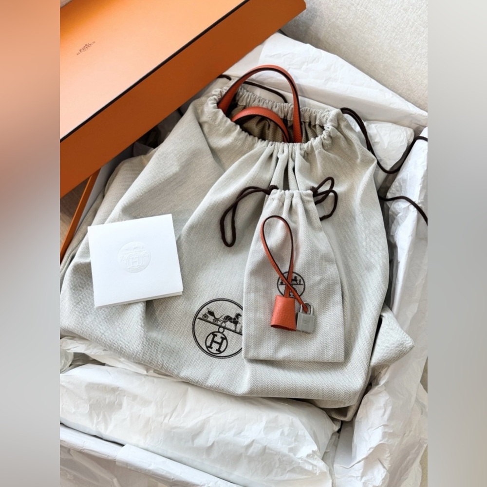 HERMES Victoria 35 Bag Clemence Leather Orange Poppy Palladium Hardware - Picture 2 of 16